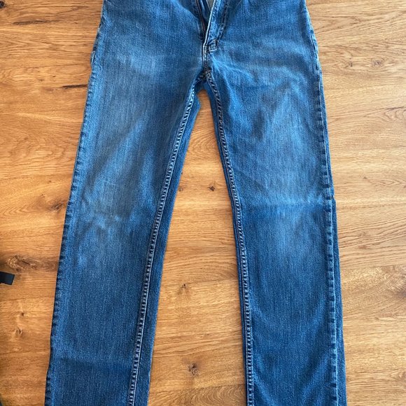 Levi's - Picture 2 of 5